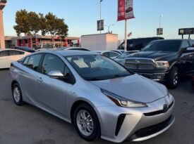 2022 Toyota prius L Eco Hatchback 4D