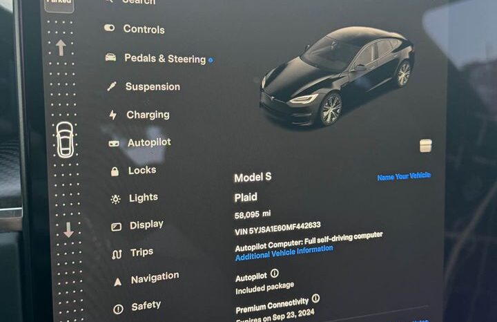 
								2021 Tesla model s Plaid Sedan 4D full									