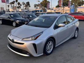 2022 Toyota prius L Eco Hatchback 4D