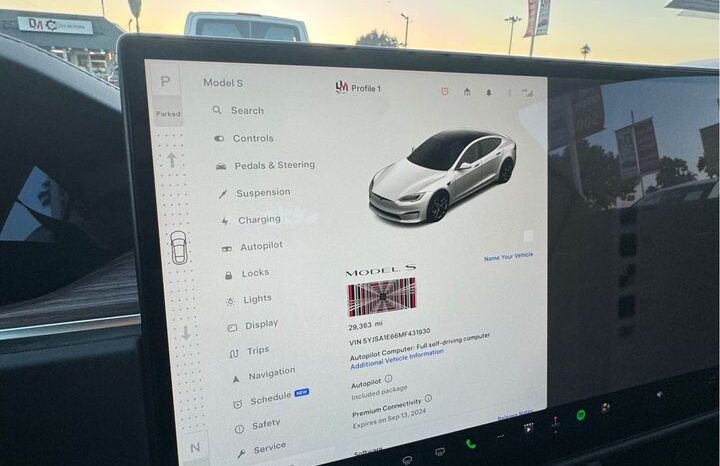 
								2021 Tesla model s Plaid Sedan 4D full									