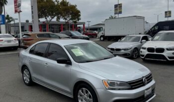 
									2015 Volkswagen jetta 2.0L S Sedan 4D full								