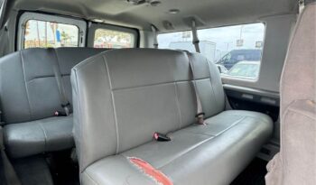 
									2010 Ford e350 super duty passenger XLT Van 3D full								