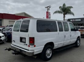 2010 Ford e350 super duty passenger XLT Van 3D