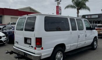 
									2010 Ford e350 super duty passenger XLT Van 3D full								