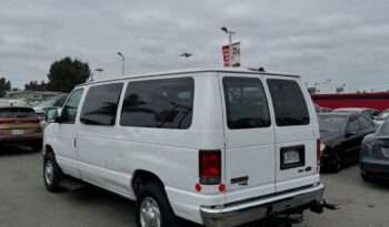 
									2010 Ford e350 super duty passenger XLT Van 3D full								