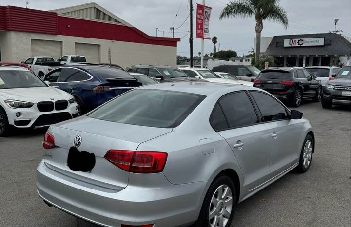 
								2015 Volkswagen jetta 2.0L S Sedan 4D full									