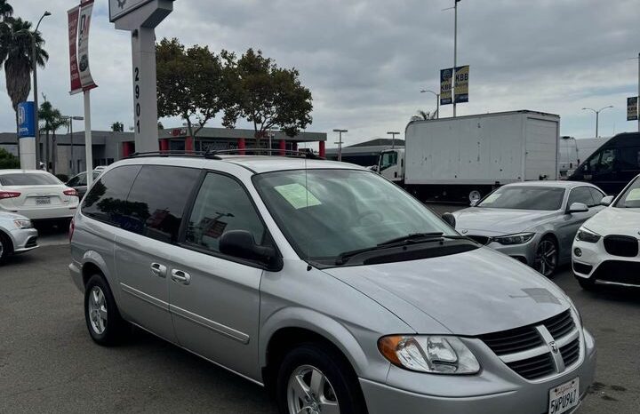 
								2006 Dodge grand caravan passenger SXT Van 4D full									