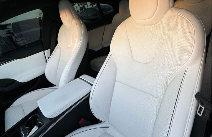 
								2022 Tesla model s Plaid Sedan 4D full									