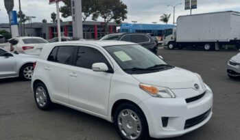 
									2008 Scion xd Hatchback 4D full								