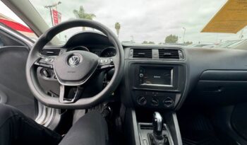 
									2015 Volkswagen jetta 2.0L S Sedan 4D full								