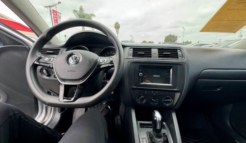 
								2015 Volkswagen jetta 2.0L S Sedan 4D full									