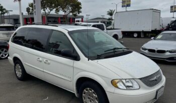 
									2001 Chrysler town & country LX Minivan full								