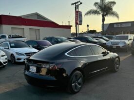 2019 Tesla model 3 Standard Range Plus Sedan 4D