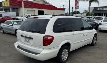 
									2001 Chrysler town & country LX Minivan full								