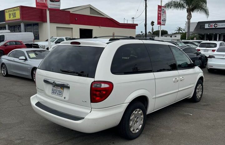 
								2001 Chrysler town & country LX Minivan full									