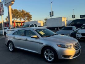 2017 Ford taurus SEL Sedan 4D