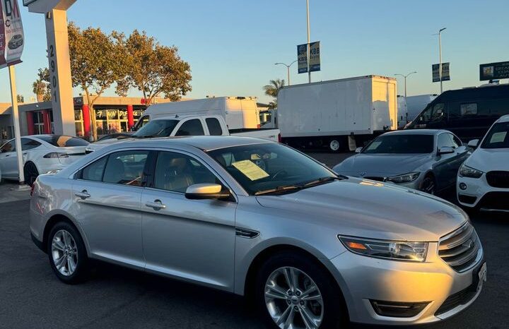 
								2017 Ford taurus SEL Sedan 4D full									