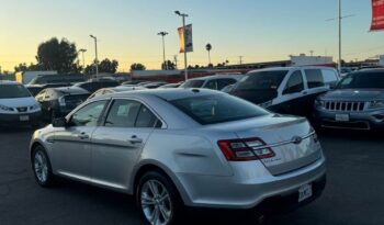 
									2017 Ford taurus SEL Sedan 4D full								