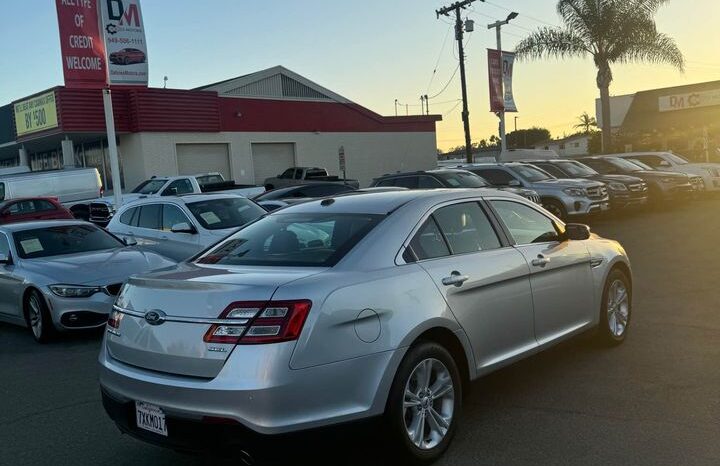 
								2017 Ford taurus SEL Sedan 4D full									