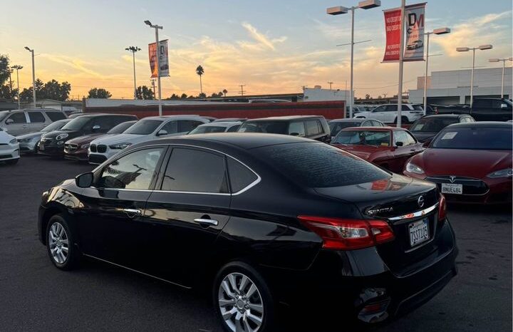 
								2016 Nissan sentra S Sedan 4D full									