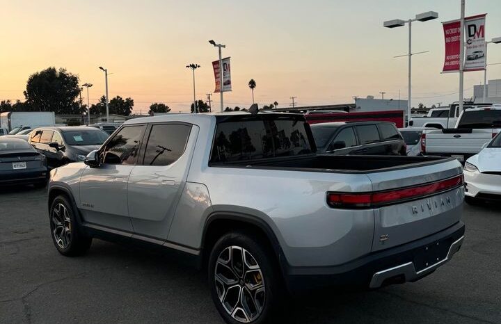 
								2023 Rivian r1t Adventure Pickup 4D 4 1/2 ft full									