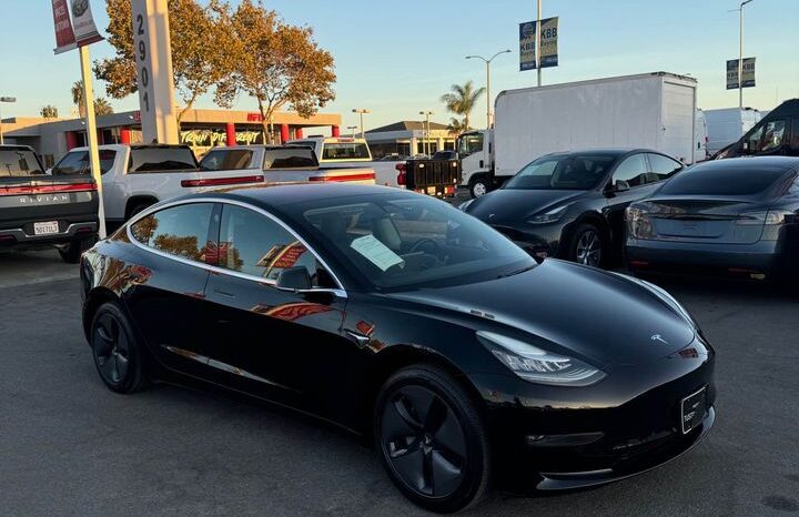 
								2019 Tesla model 3 Standard Range Plus Sedan 4D full									