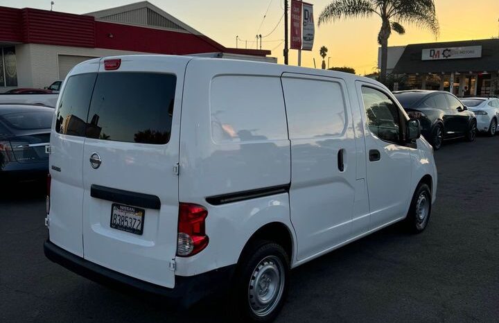 
								2020 Nissan nv200 S Van 4D full									