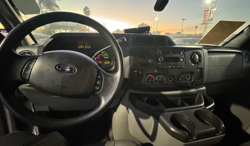 
								2012 Ford econoline E450 full									