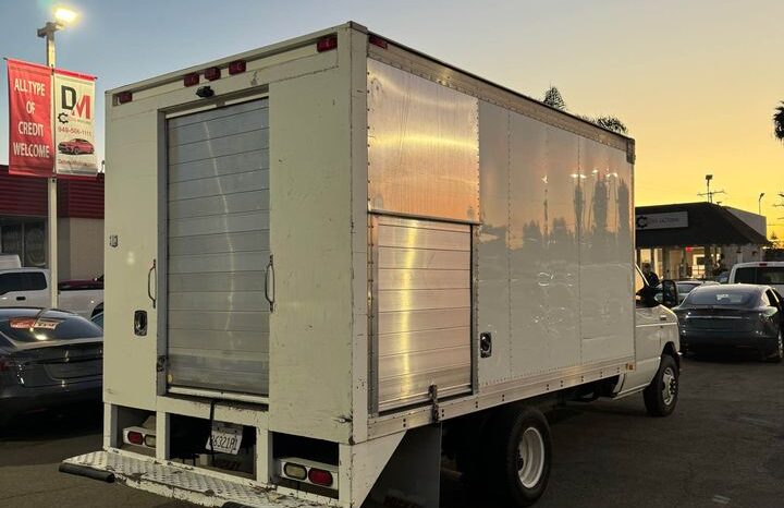 
								2012 Ford econoline E450 full									