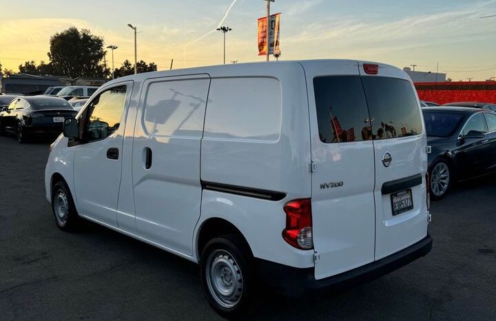 
								2020 Nissan nv200 S Van 4D full									