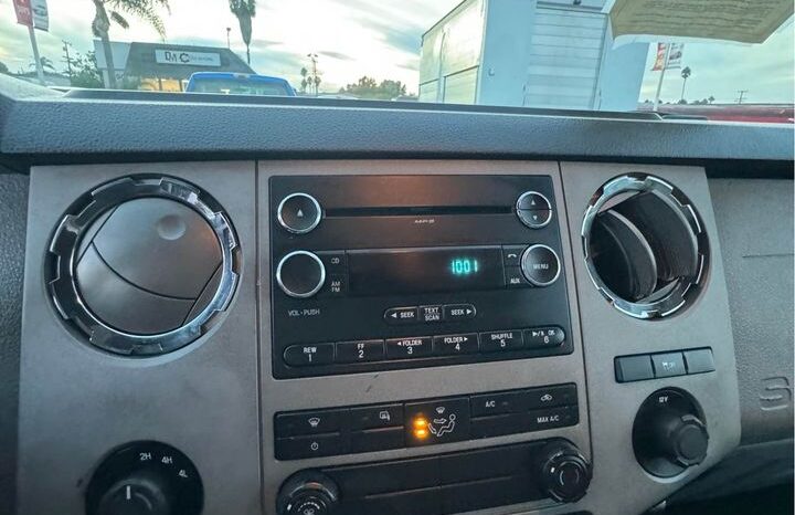 
								2015 Ford f250 super duty crew cab XL Pickup 4D 8 ft full									