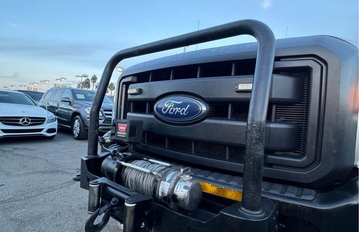 
								2016 Ford f250 super duty crew cab XL Pickup 4D 8 ft full									