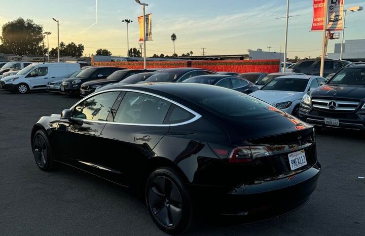 
								2019 Tesla model 3 Standard Range Plus Sedan 4D full									