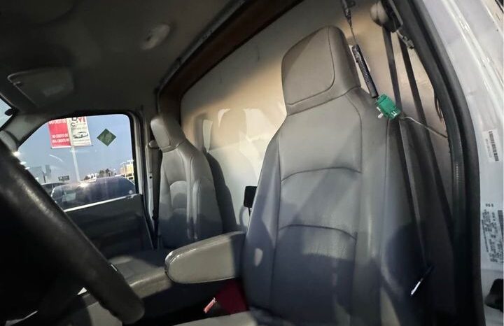 
								2012 Ford econoline E450 full									