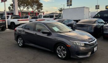 
									2017 Honda civic LX Sedan 4D full								