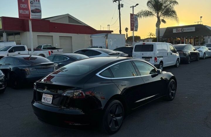 
								2019 Tesla model 3 Standard Range Plus Sedan 4D full									