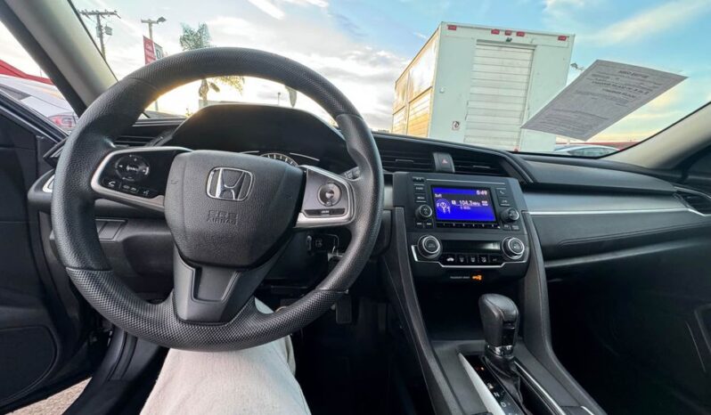 
								2017 Honda civic LX Sedan 4D full									