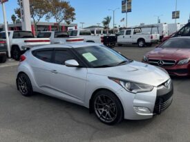 2015 Hyundai veloster Coupe 3D