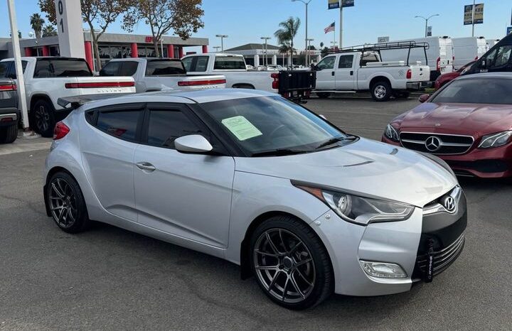 
								2015 Hyundai veloster Coupe 3D full									