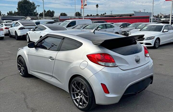 
								2015 Hyundai veloster Coupe 3D full									