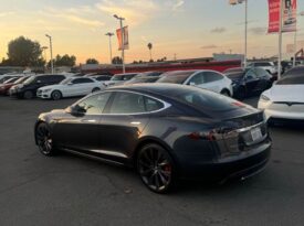 2015 Tesla model s P85D Sedan 4D