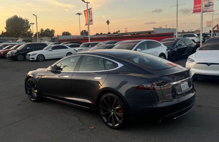 2015 Tesla model s P85D Sedan 4D