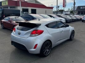 2015 Hyundai veloster Coupe 3D