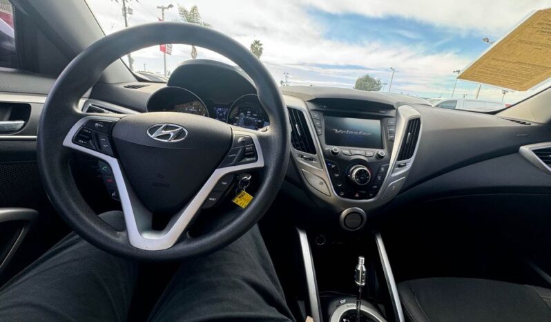 
								2015 Hyundai veloster Coupe 3D full									