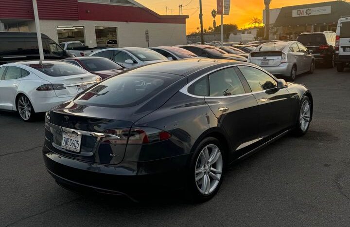 2015 Tesla model s 85D Sedan 4D