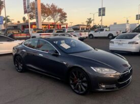 2015 Tesla model s P85D Sedan 4D