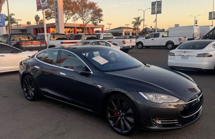 2015 Tesla model s P85D Sedan 4D