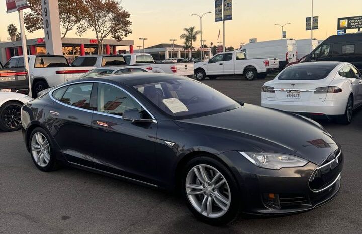 2015 Tesla model s 85D Sedan 4D