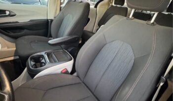 
									2020 Chrysler pacifica Touring Minivan 4D full								