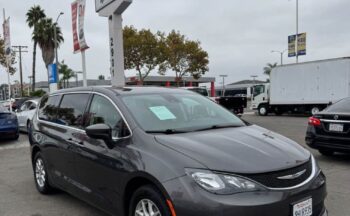 2021 Chrysler voyager LX Minivan 4D